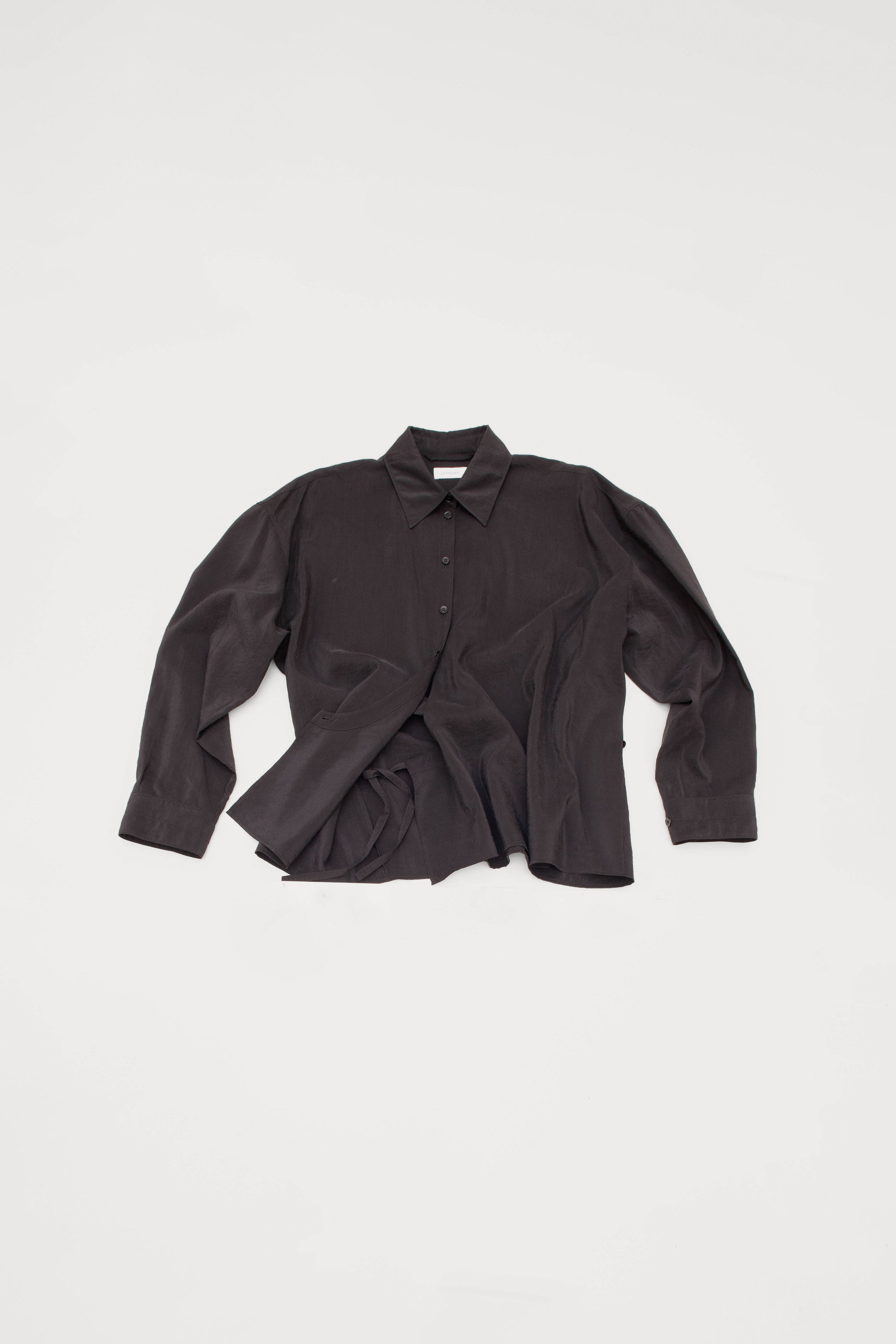 STRAIGHT COLLAR TWISTED SHIRT