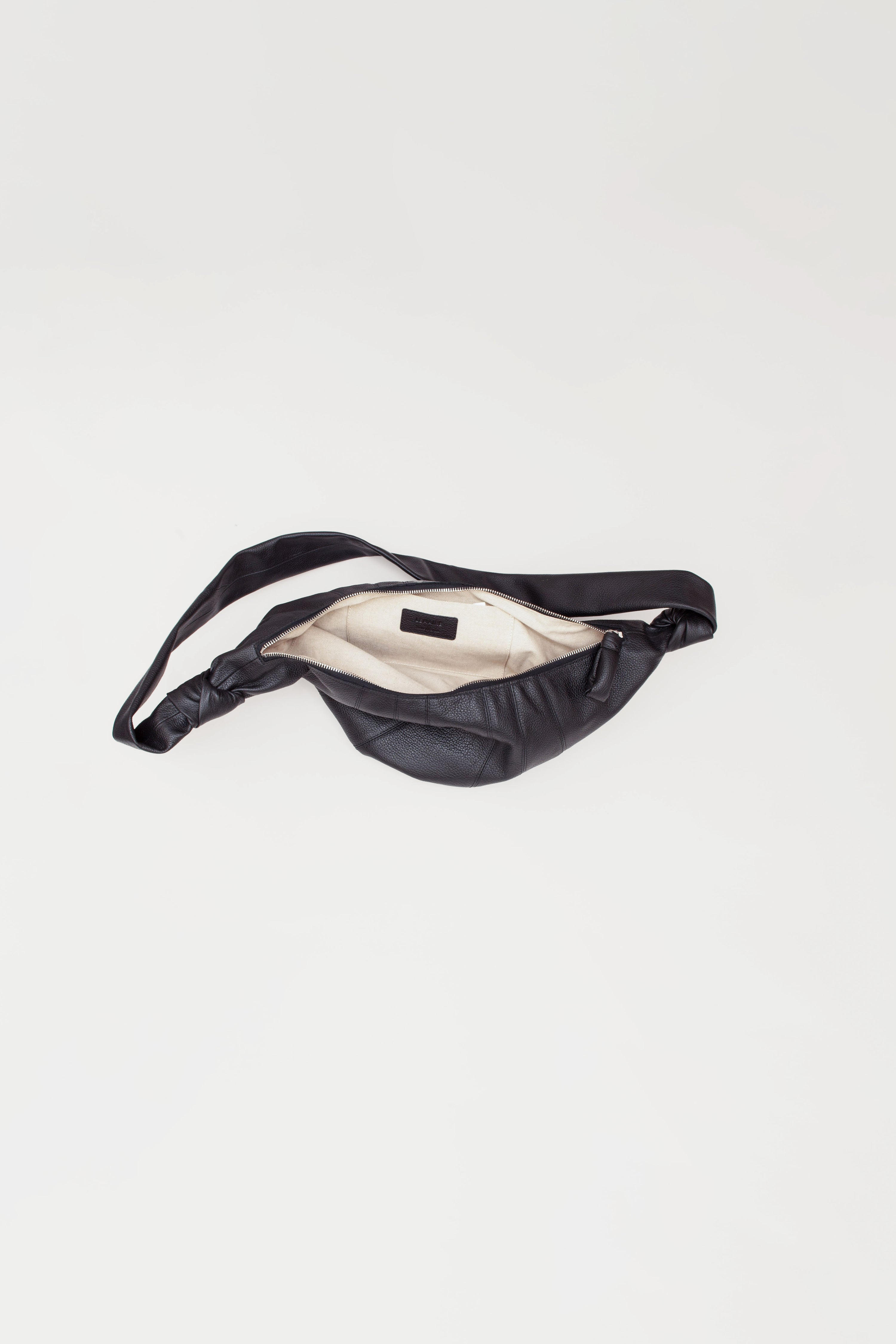 MEDIUM CROISSSANT BAG