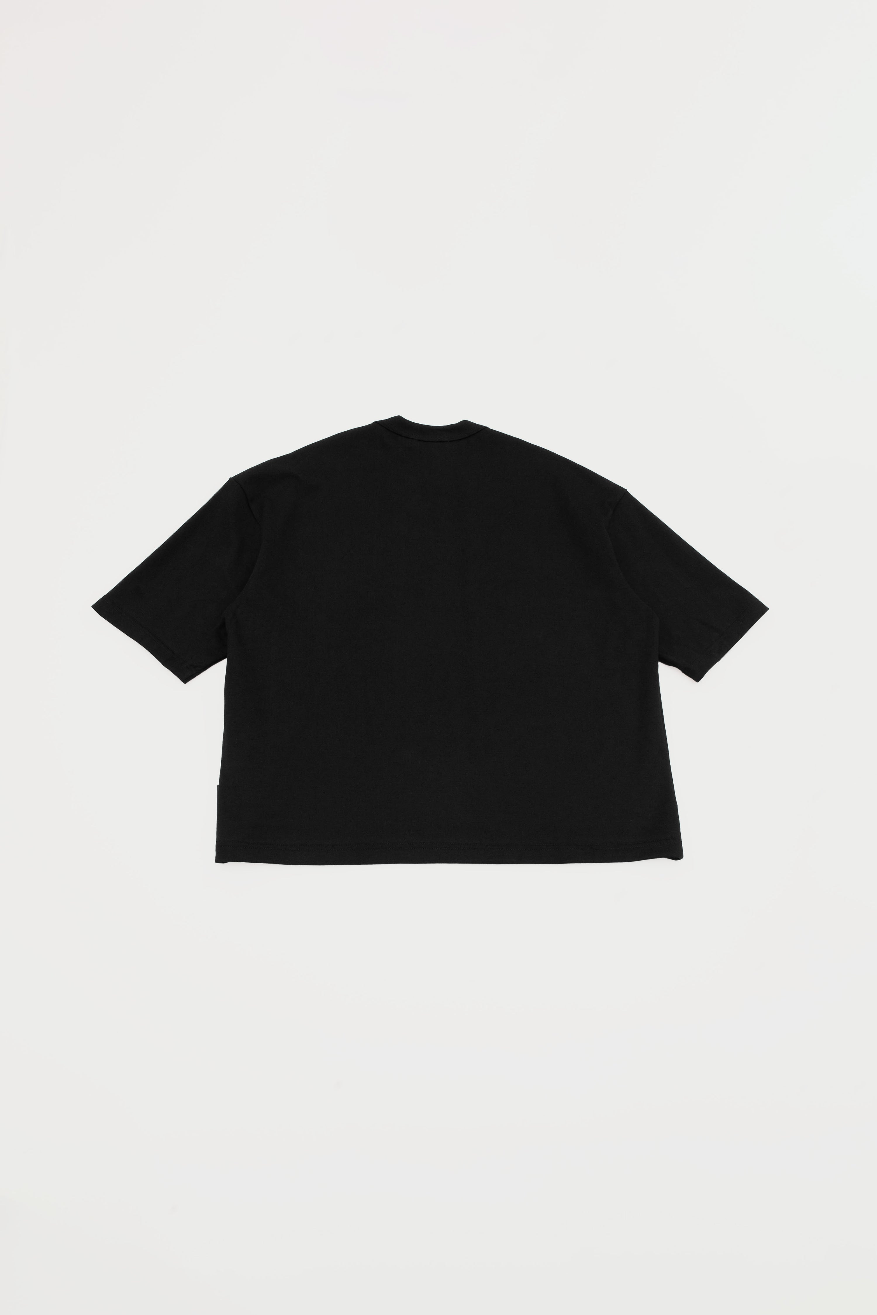 BLACK T-SHIRT