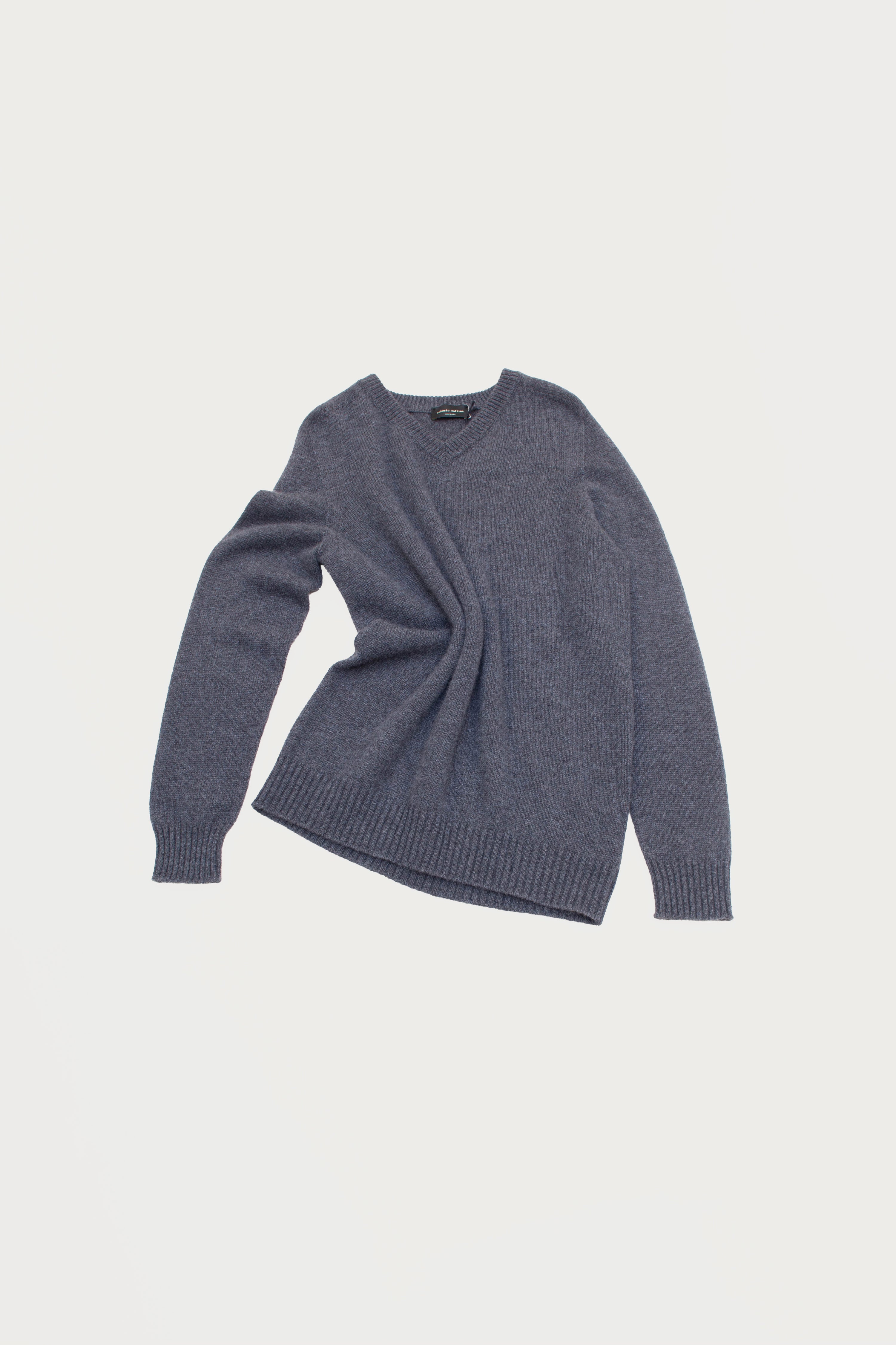 GREY CAHSMERE SWEATER