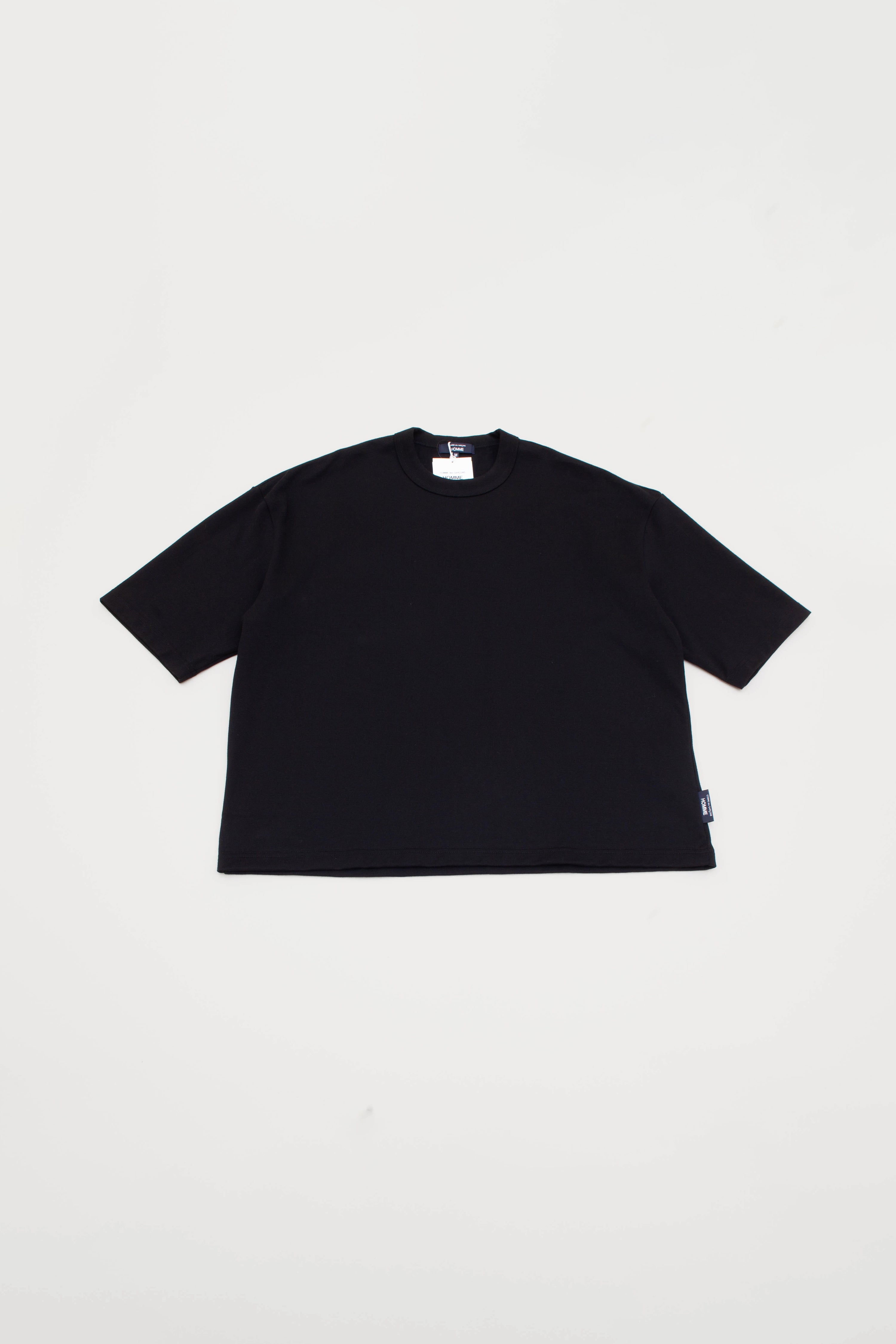 BLACK T-SHIRT
