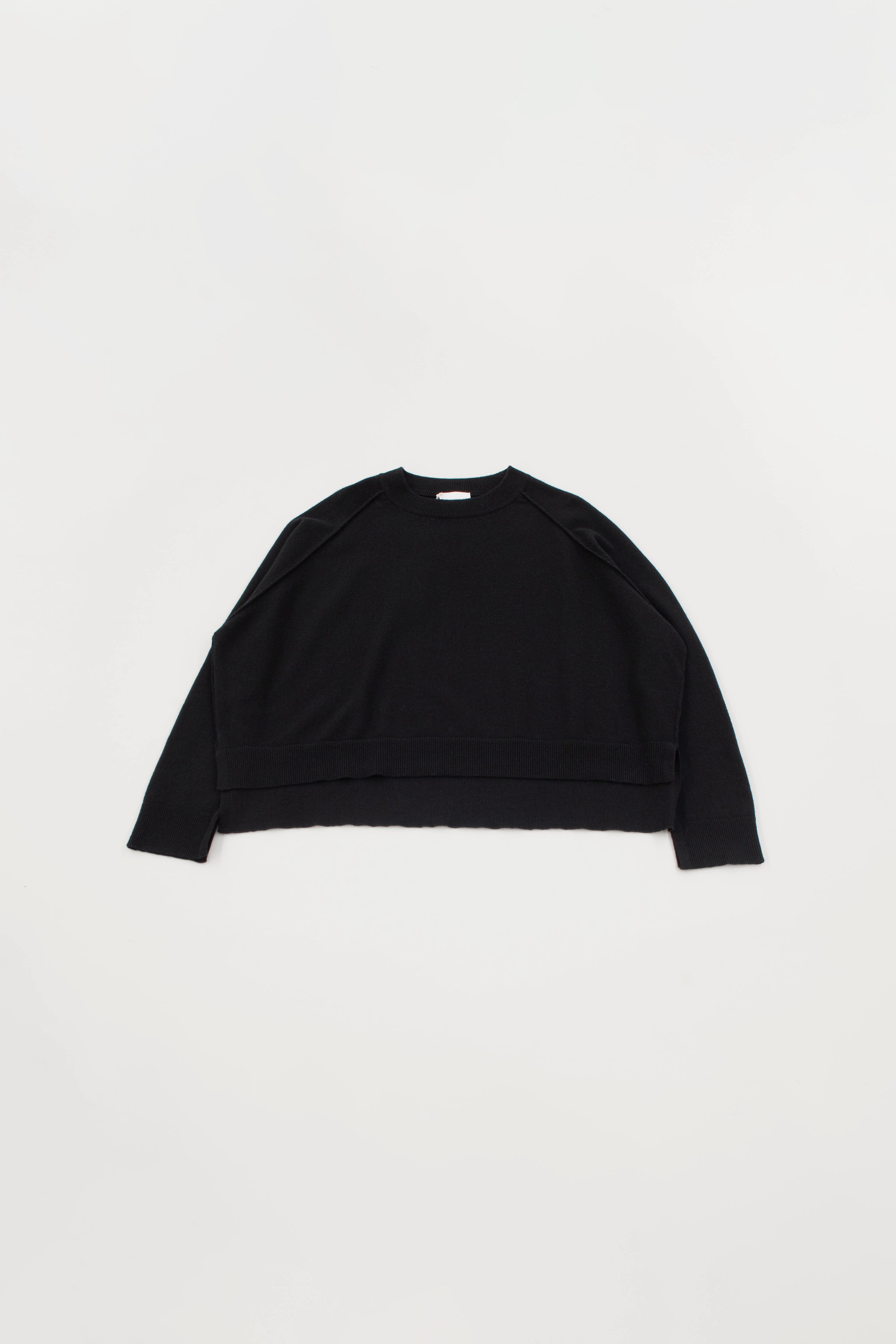 ROUND NECK SIDE SLIT SWEATER