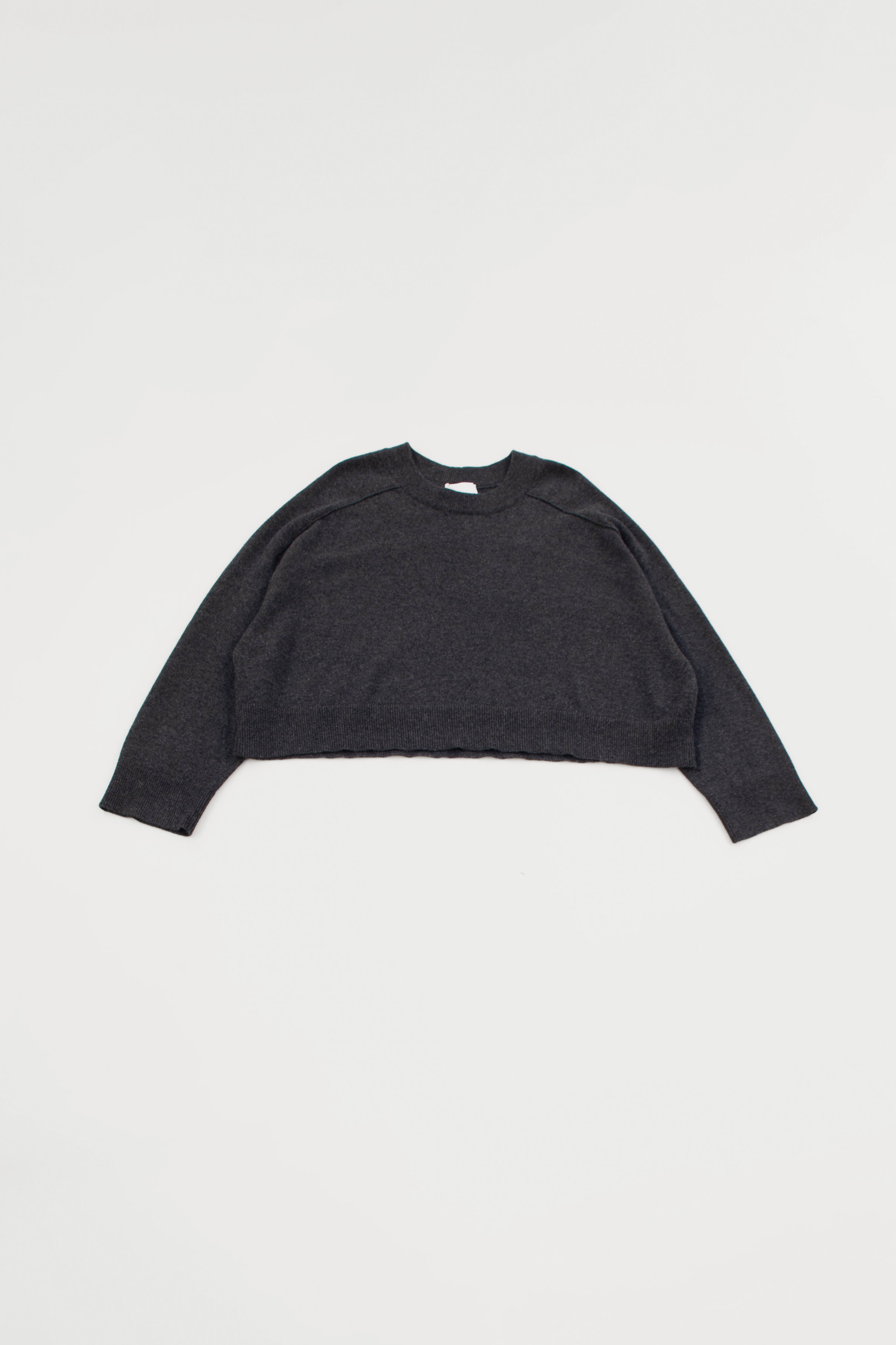 ROUND NECK SWEATER