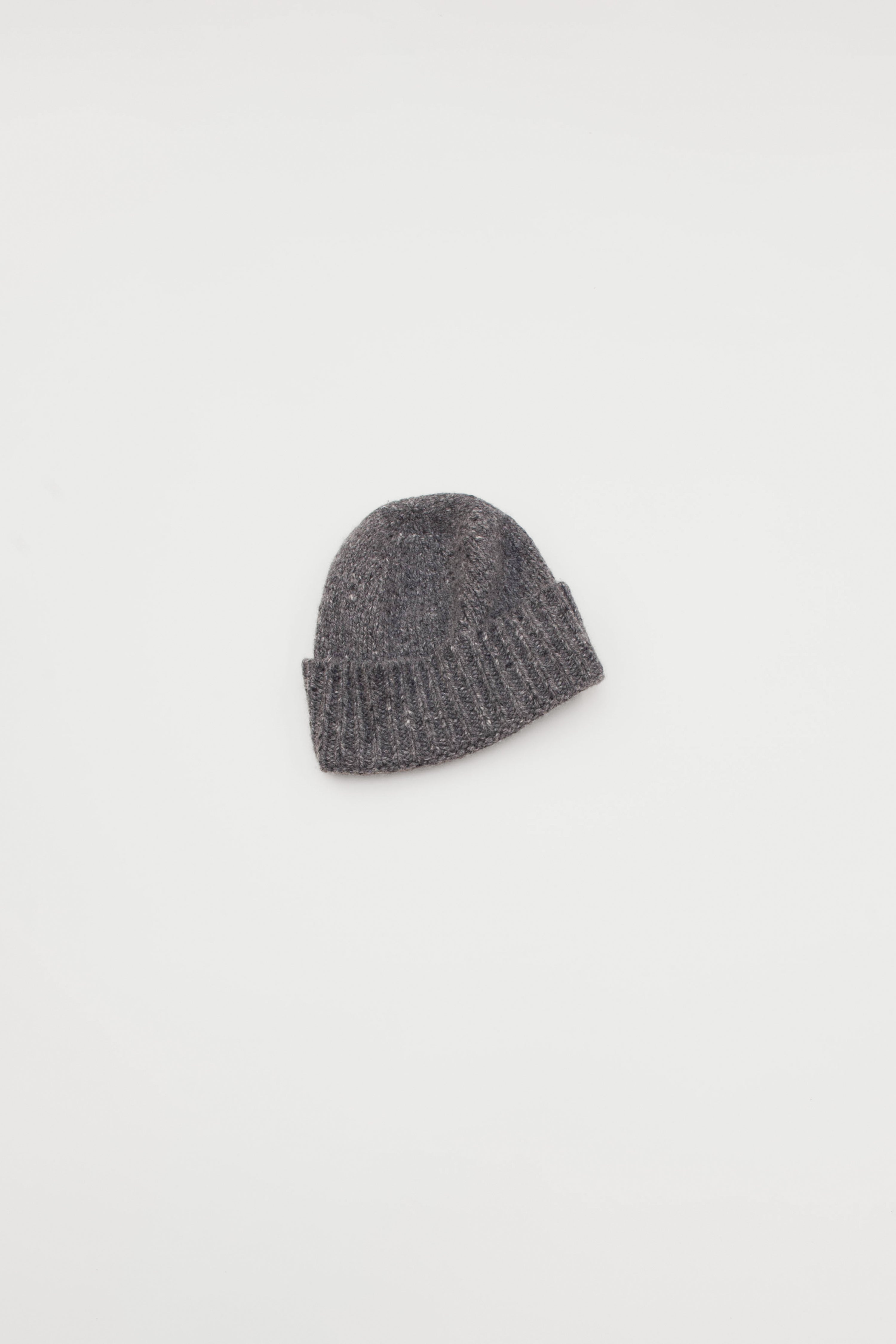 BEANIE LOW