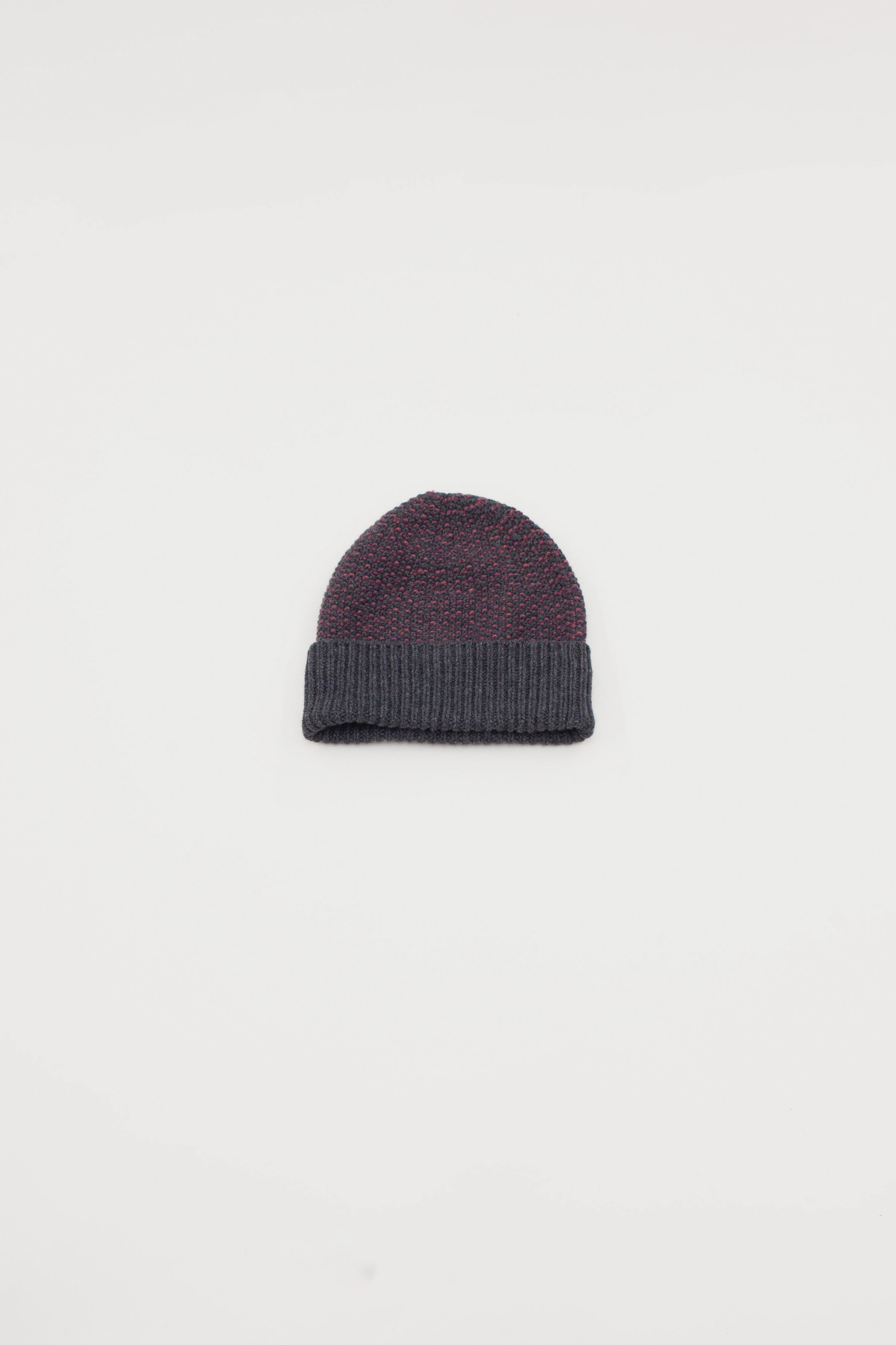 SEED STITCH BEANIE