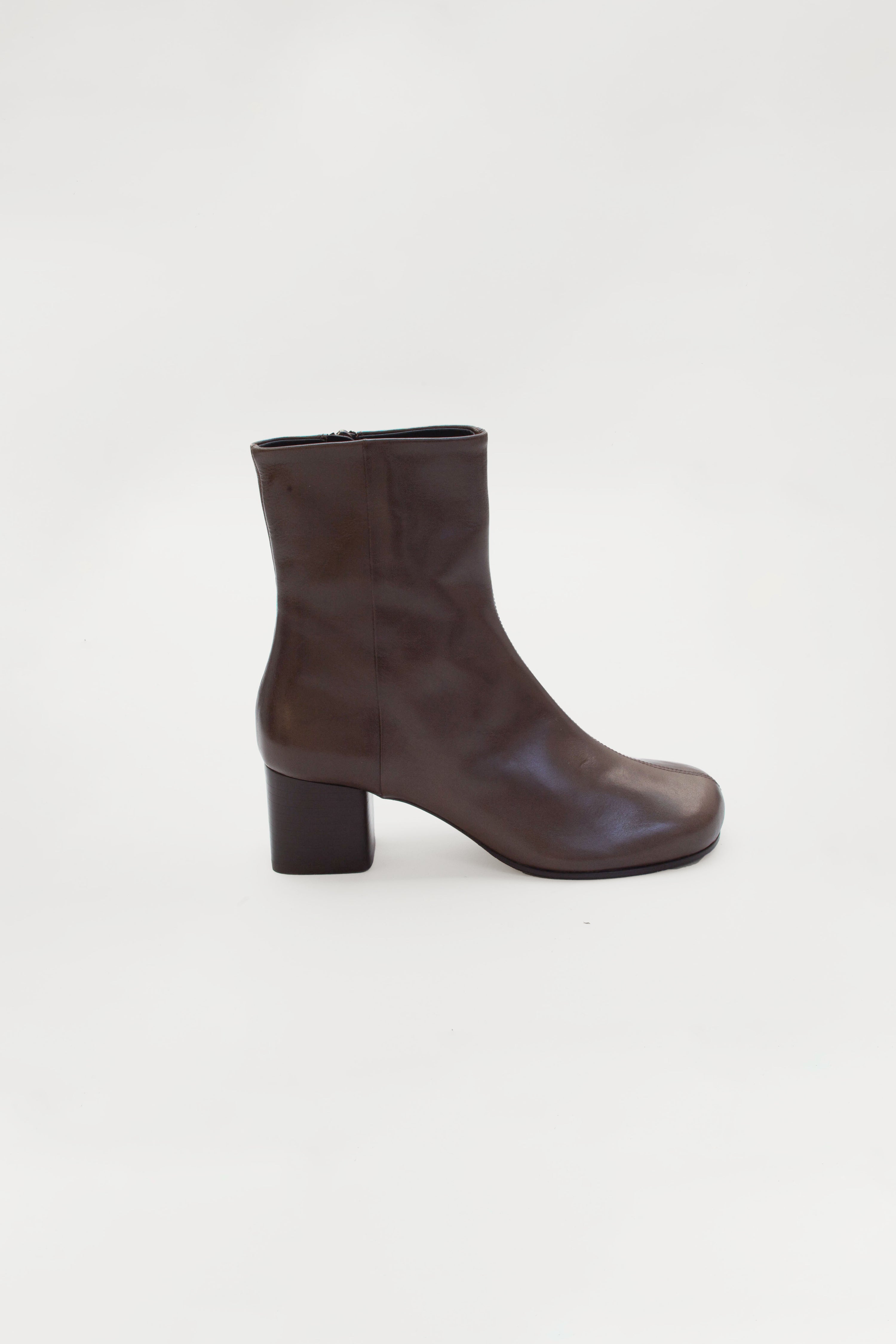 ANATOMIC BOOTS