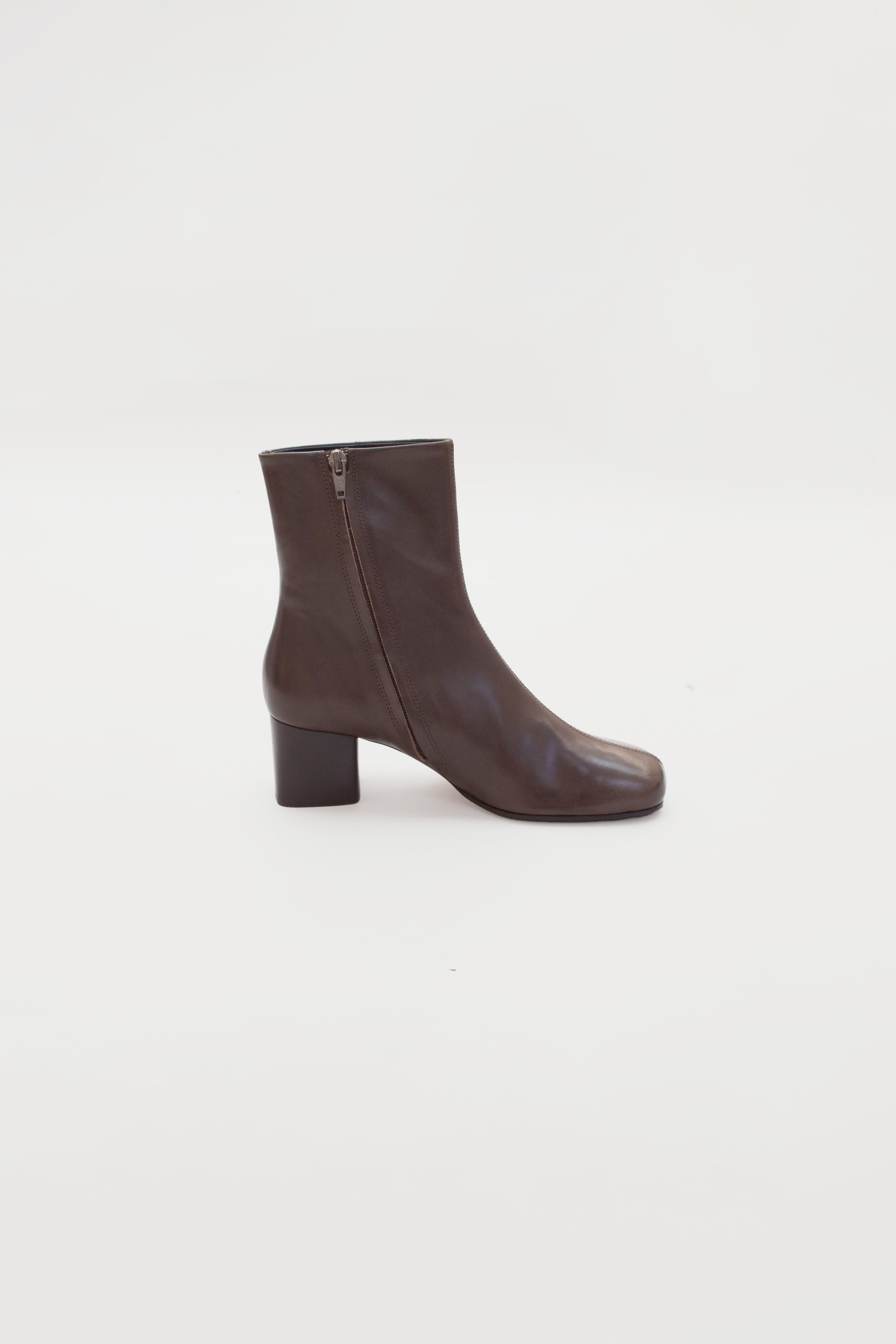 ANATOMIC BOOTS