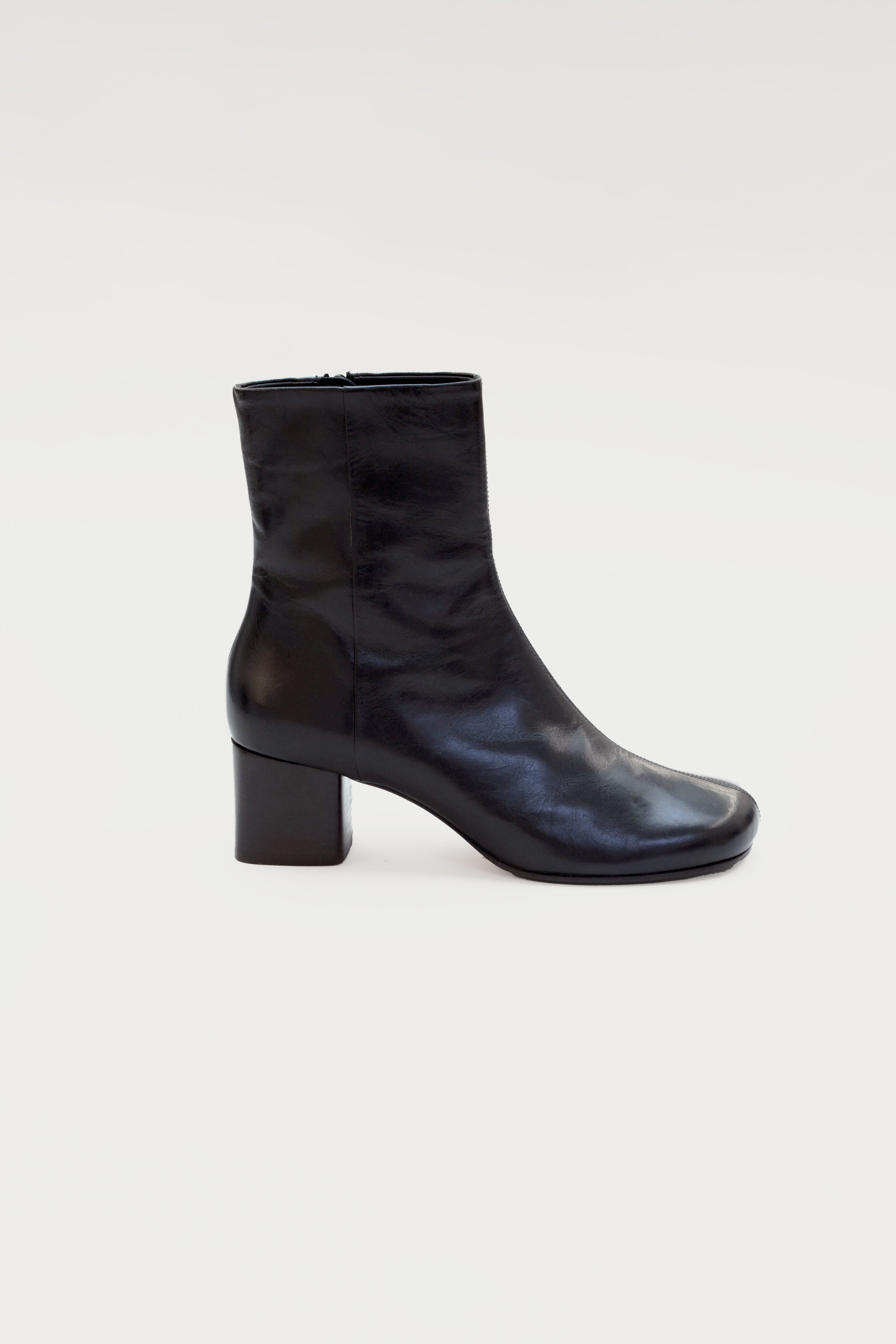 ANATOMIC BOOTS