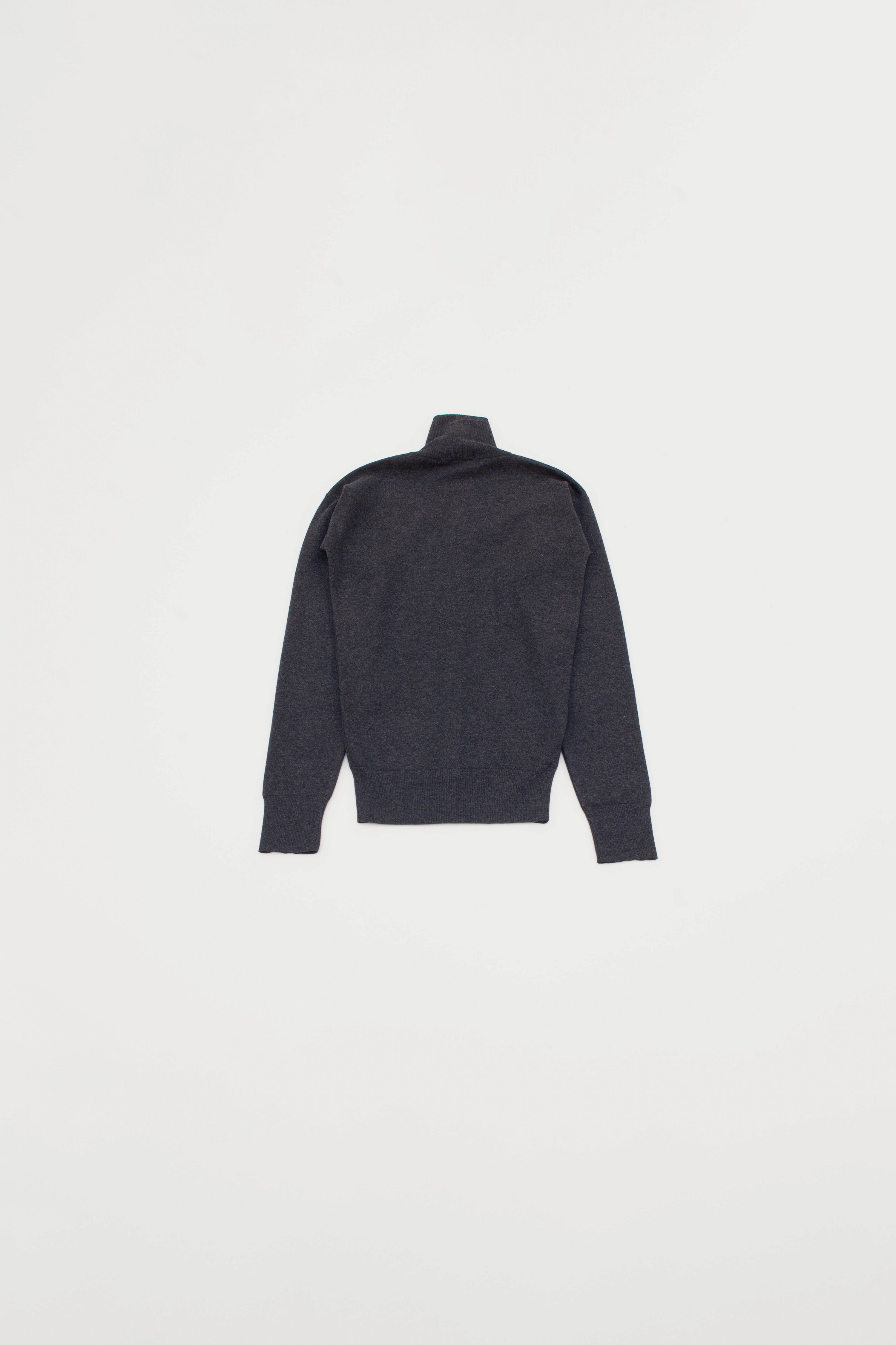 BUTTONED FITTED CARDIGAN