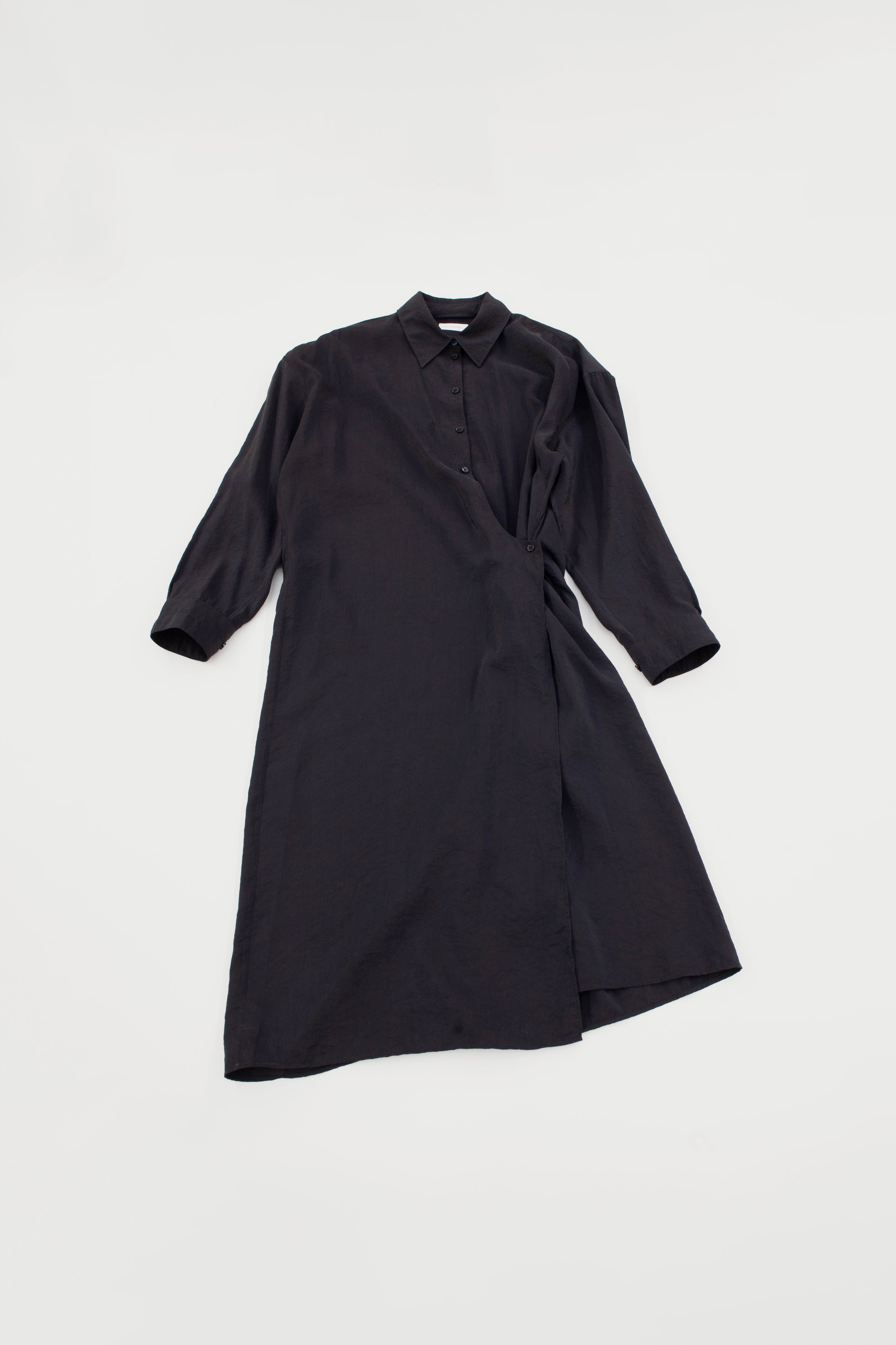 STRAIGHT COLLAR TWISTED DRESS