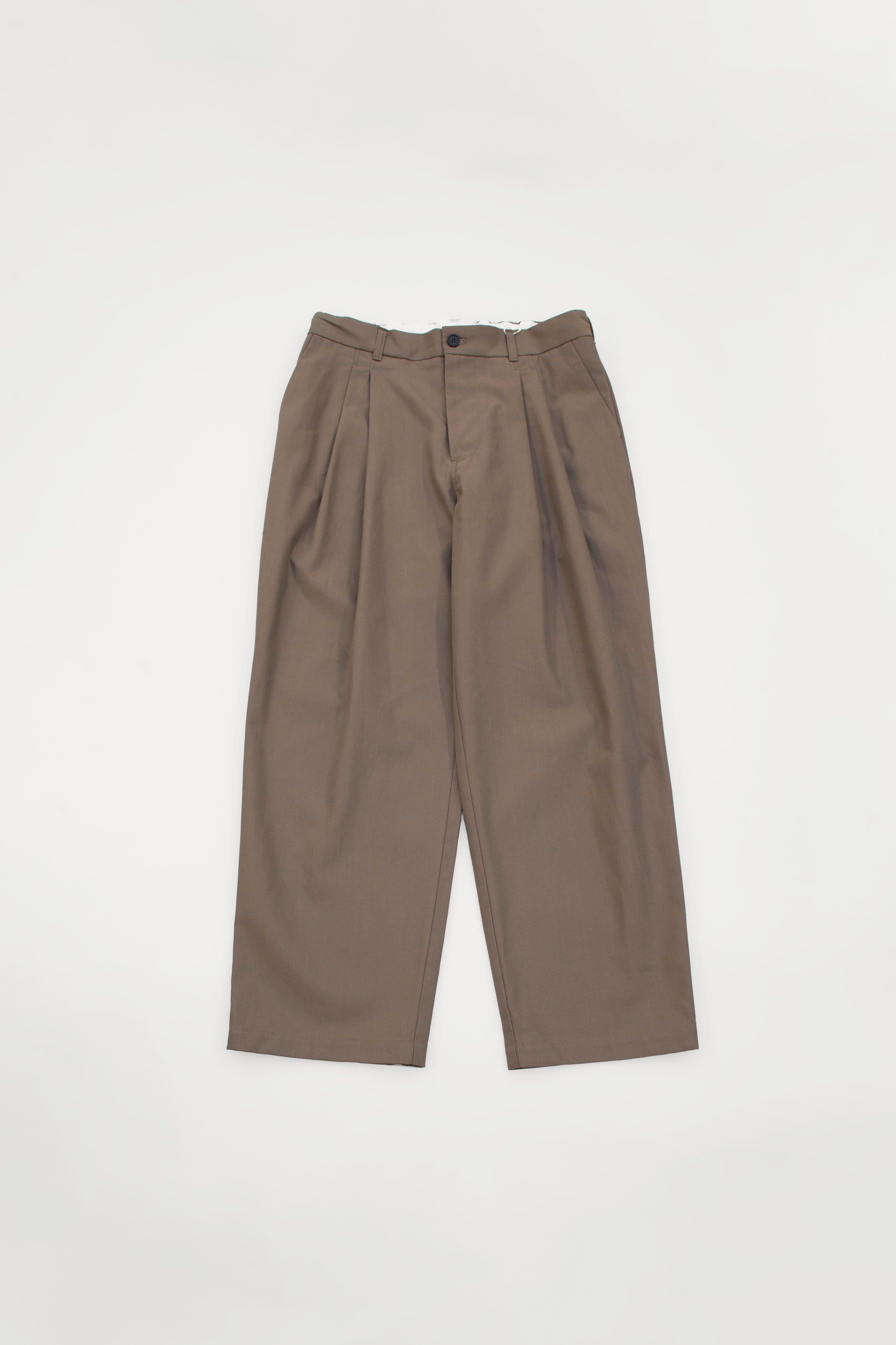 DEEP TUCK PRESSED PANTS