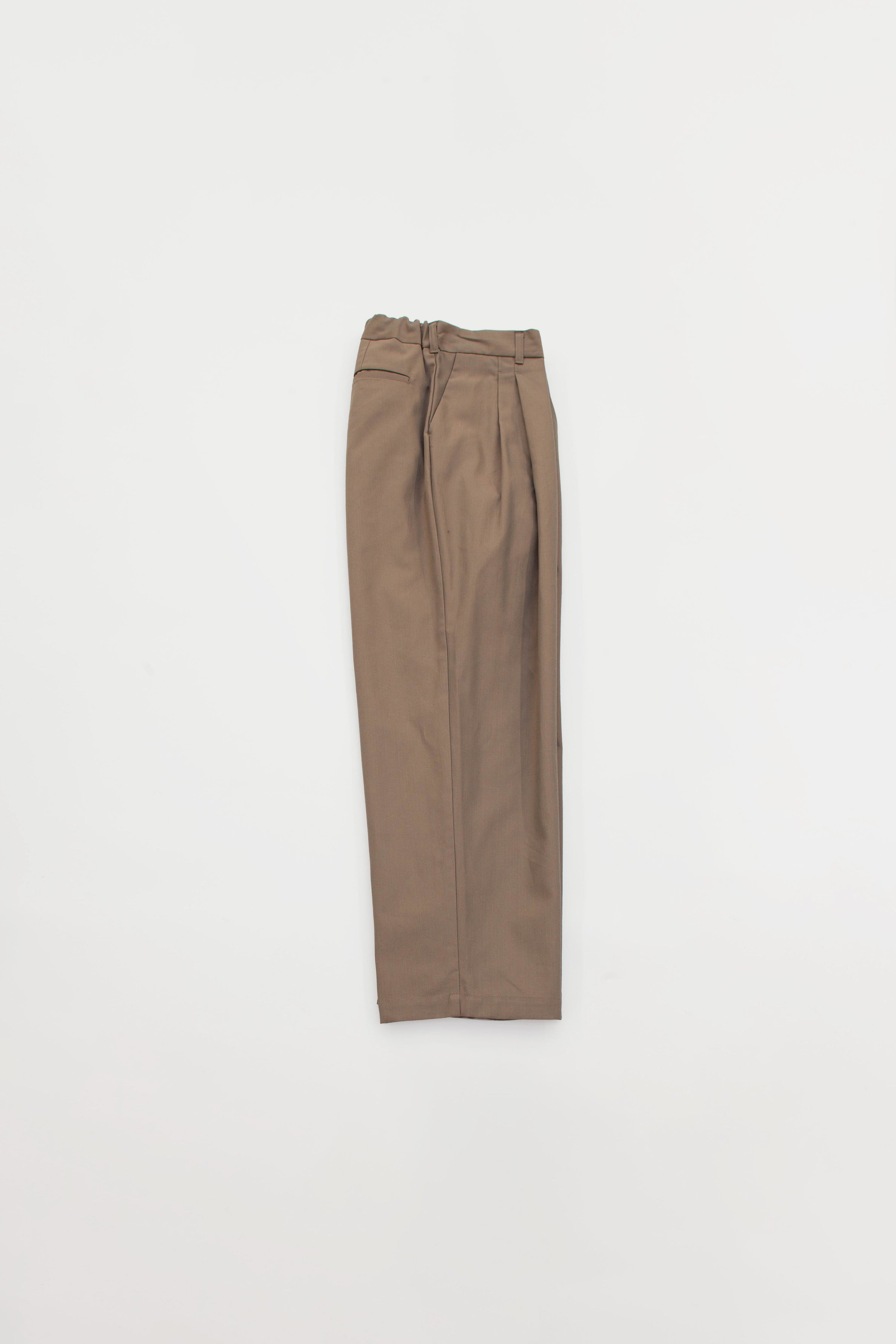 DEEP TUCK PRESSED PANTS